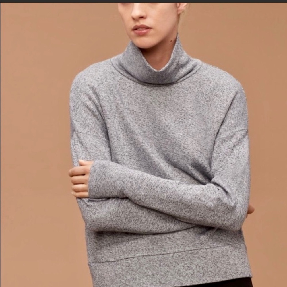 Community Aritzia Sweater Like New, Extremely Soft, Size Small